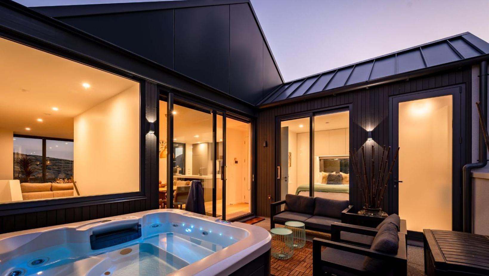 The Tiers- Hot Tub- Ac- Bbq- Free Parking Villa Queenstown Exteriör bild