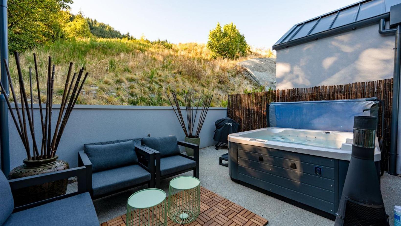 The Tiers- Hot Tub- Ac- Bbq- Free Parking Villa Queenstown Exteriör bild